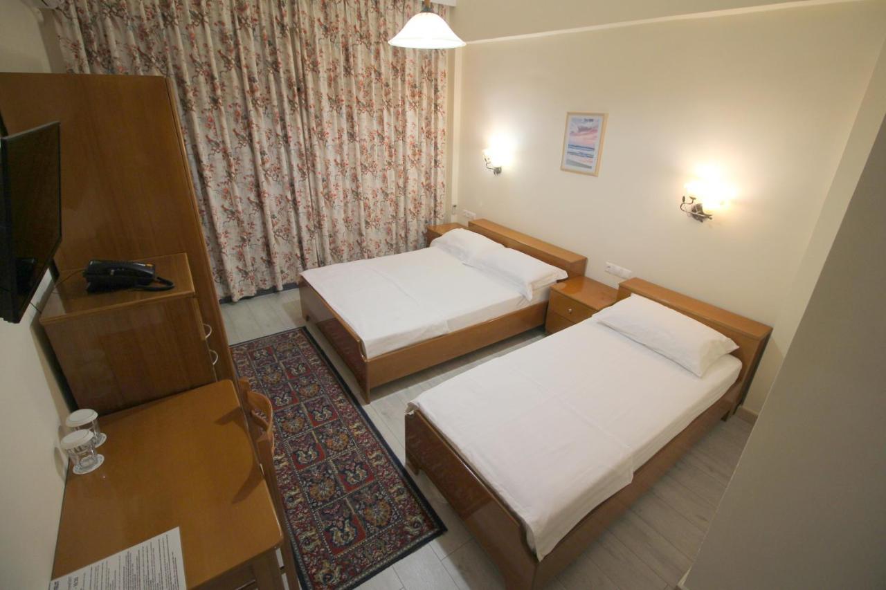 Hotel Ari Саранда Экстерьер фото